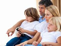 photo-familywatchingtv2-200x153
