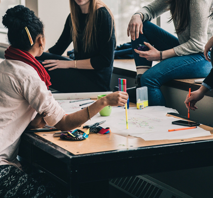 2018_CommCurrents_Appeciative_Inquiry_Node - National Communication Association Group of students talking